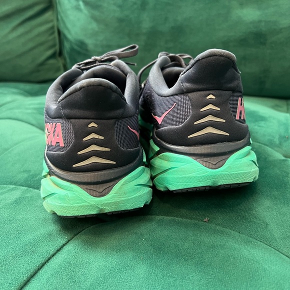 Hoka One One Clifton 8 in Outer Space Atlantis, 8.5 - Picture 3 of 10